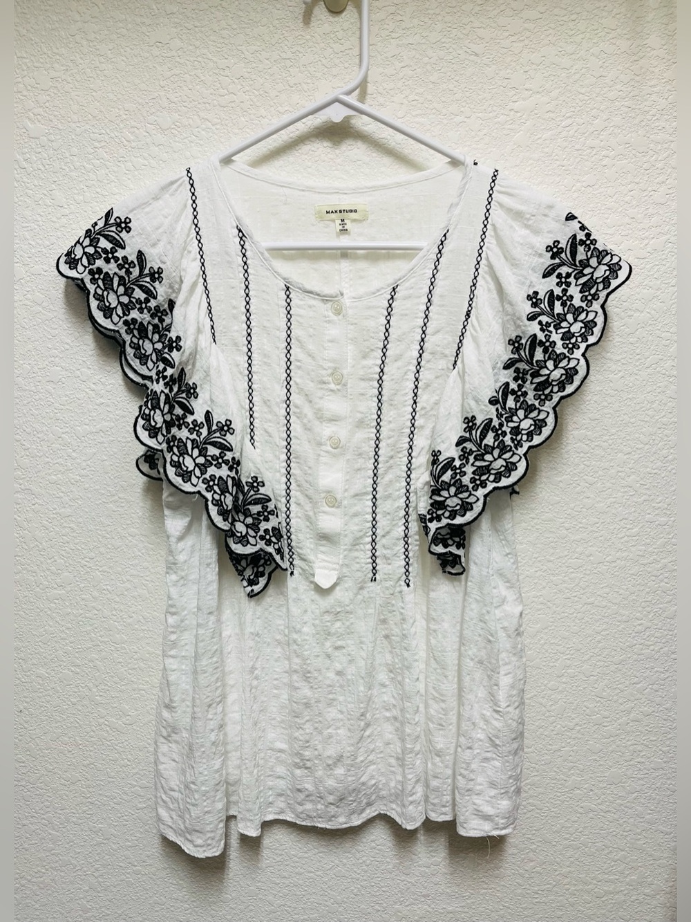 MAX STUDIO White with Black Floral Embroidery Layered Flutter Sleeves Size M